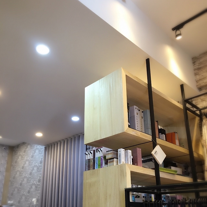 輕工業。原木。質感。設計店面、家的溫馨