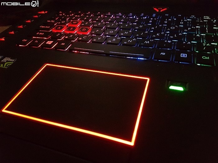 [開箱] 影音完美的17吋電競大筆電Predator 17X