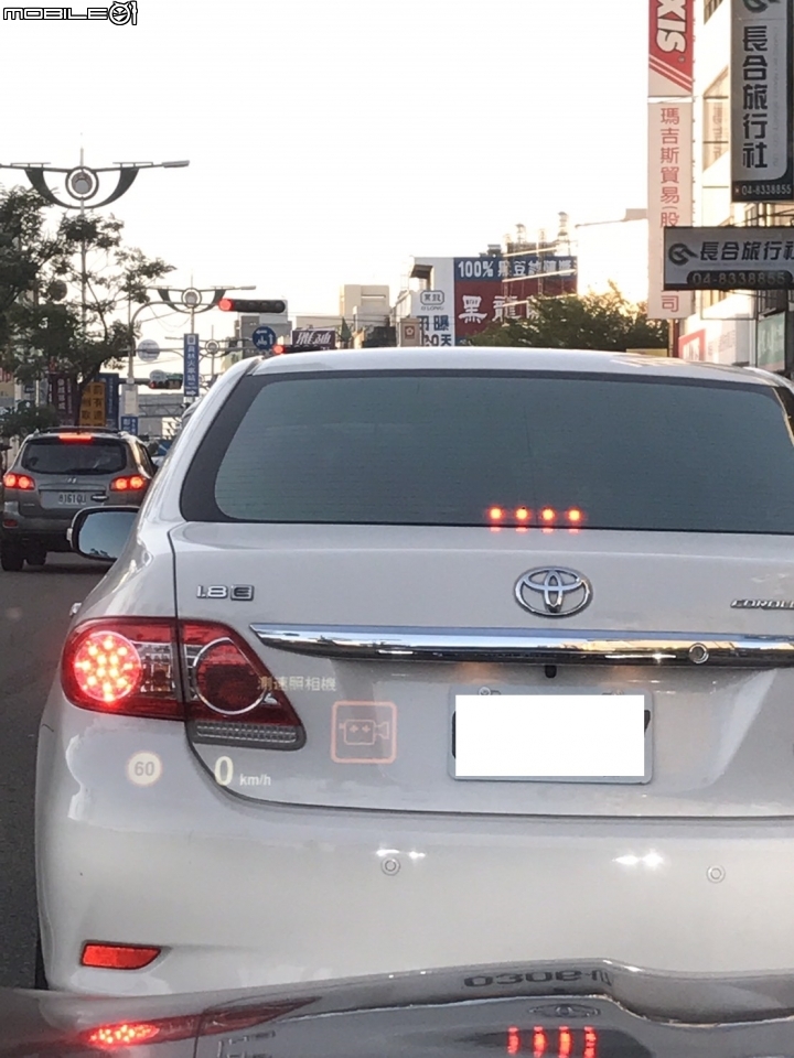 [分享]今天交車嚕520i，簡易開箱新開始，2017新增升級HUD+EVO ID6 CAR play上身