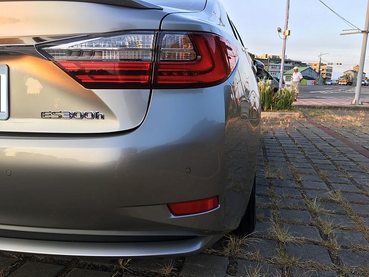 ES300h的開箱