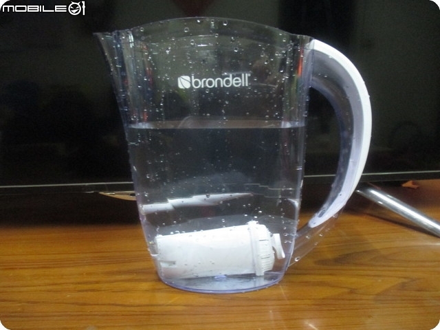 (開箱)【美國Brondell   H2O + 長效濾水壺】,專利技術有效過濾雜質,讓我們喝出健康,喝出美麗.