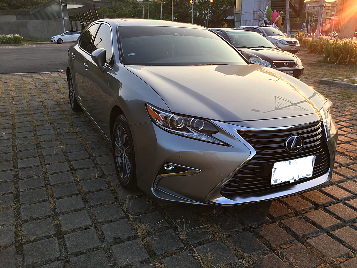 ES300h的開箱