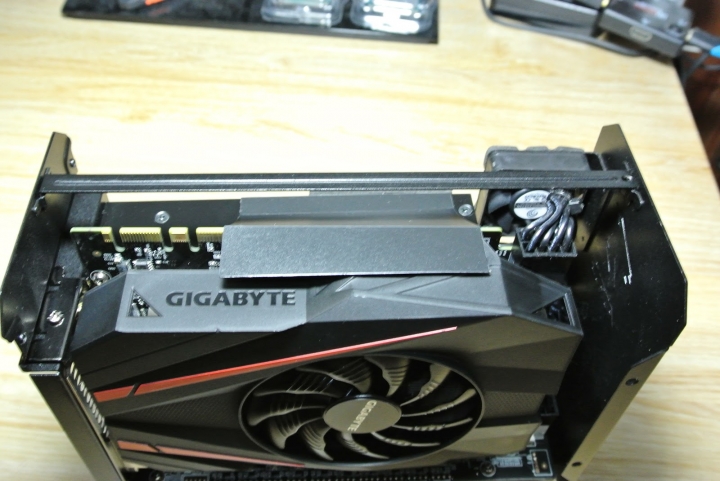 AORUS GTX 1070 Gaming Box 顯卡外接也可以歐~輕測試