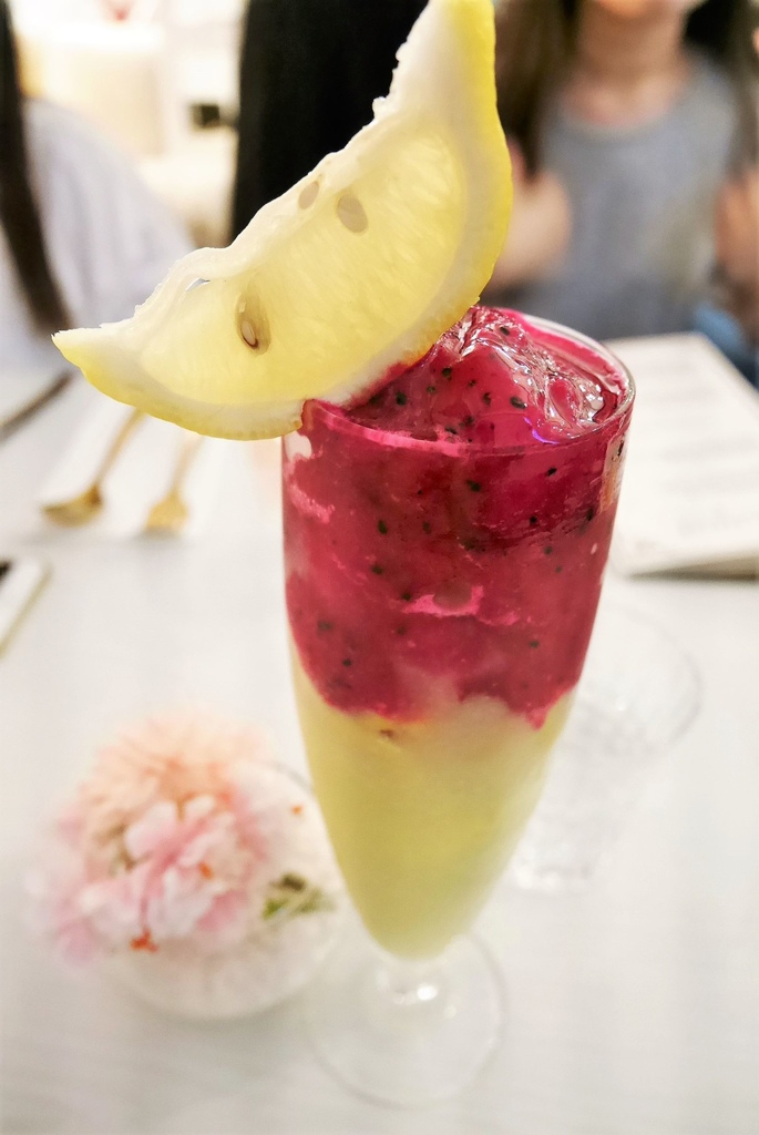 【台北東區 | 餐廳】夢幻粉色系時尚名媛派對餐廳✦VA VA VOOM