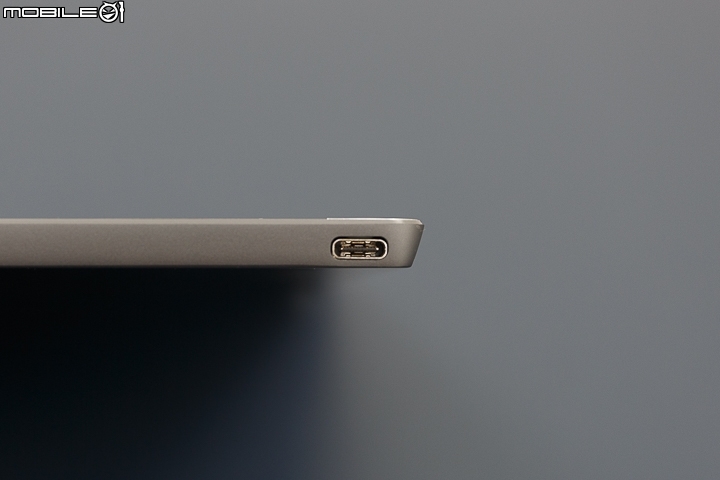 ASUS ZenScreen MB16AC 可攜式顯示器 是多餘？還是便利？