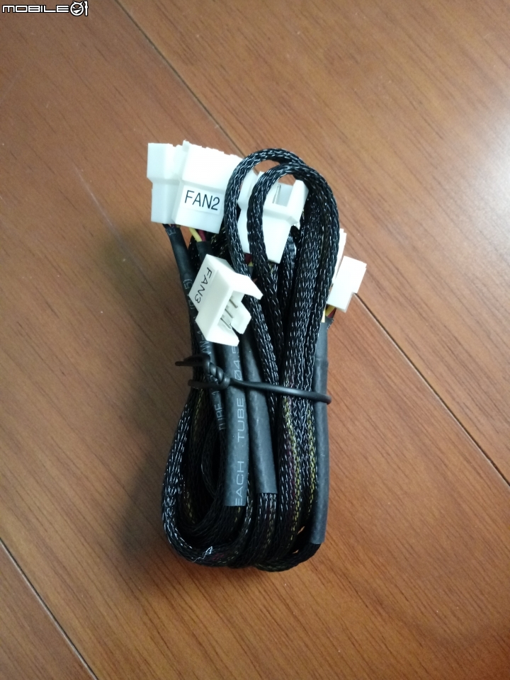 [開箱]精湛工藝 -----  REEVEN 4 Eyes Touch 風扇控制器