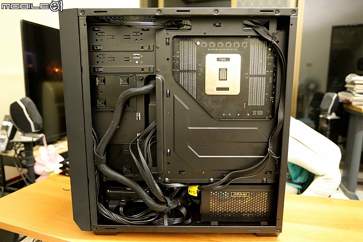 ANTEC P8 玻璃透側機殼開箱安裝心得