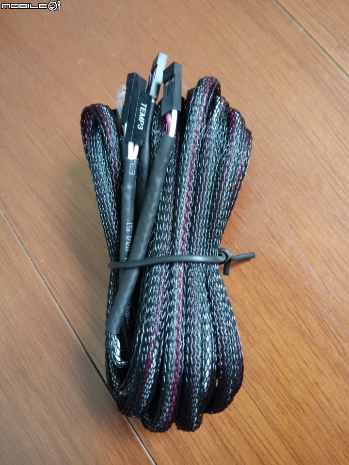 [開箱]精湛工藝 -----  REEVEN 4 Eyes Touch 風扇控制器
