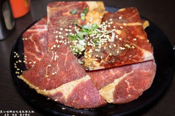 (邀稿)高雄新興︱野饌日式炭火燒肉火烤兩吃吃到飽