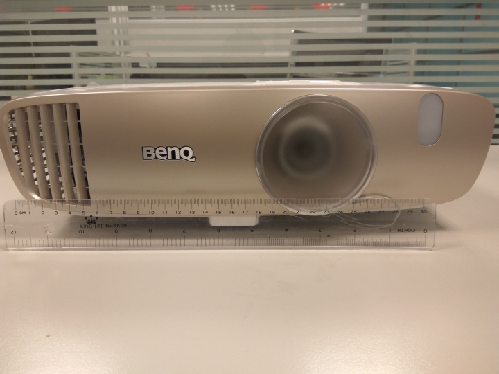BenQ 側投導演機 W2000  使用分享