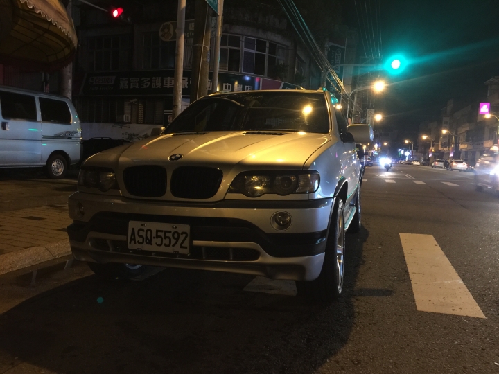 第一代X5 E53上20吋鍛造鋁圈也能蹦出新滋味~~~D1 SPEC