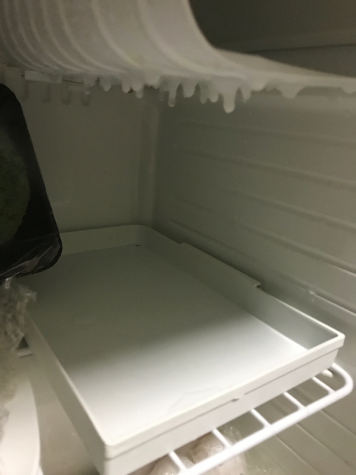 [問題] 小冰箱冷凍冷藏間結冰滴水