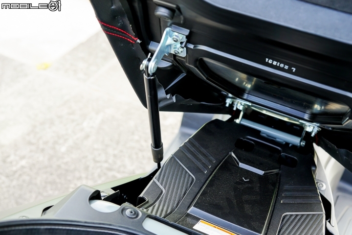 進口黃牌羊之爭 SUZUKI Burgman 400 ABS
