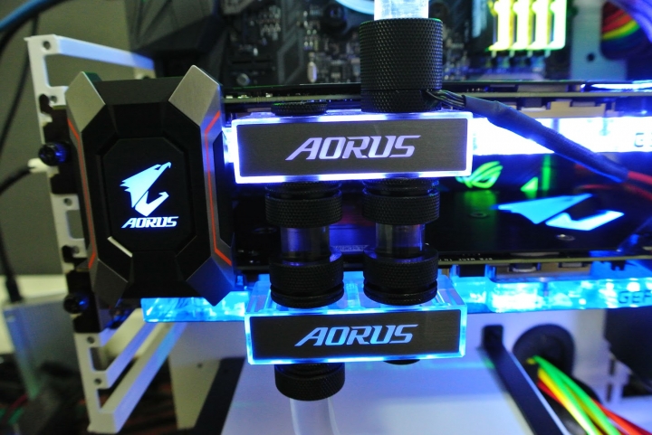 鷹神 AORUS GTX 1080 Ti Waterforce WB 水冷卡 測試篇