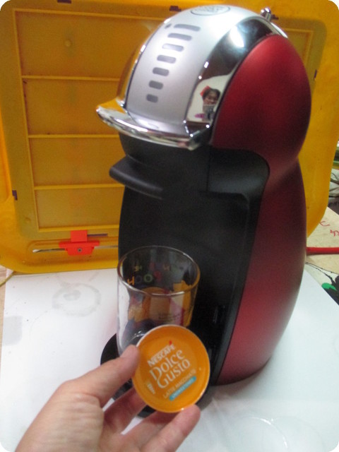 (開箱) 【"GENIO 2"】紅企鵝「雀巢多趣酷思膠囊咖啡機 NESCAFE Dolce Gusto」。