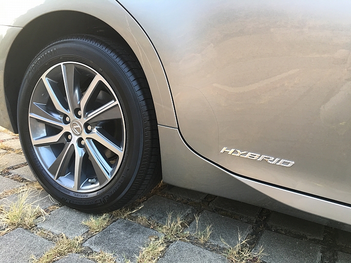 ES300h的開箱