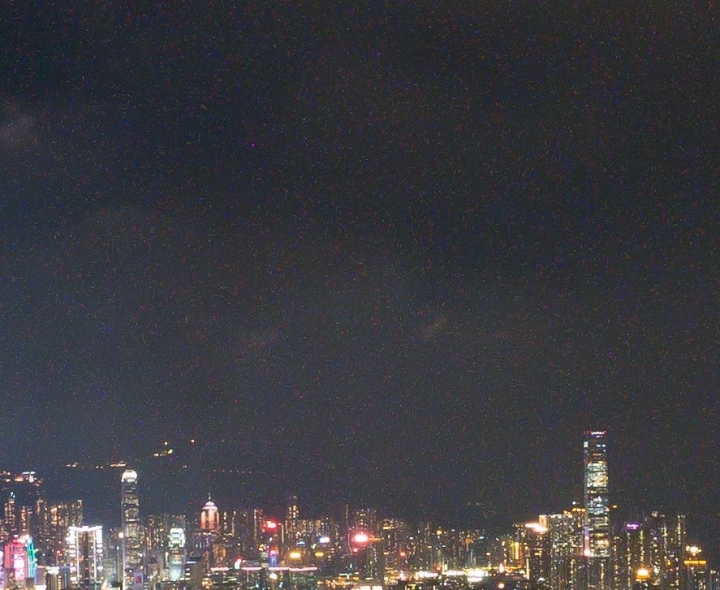 夜景偶爾出現這種不明雜嘈，可如何除掉？