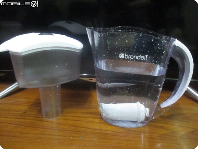 (開箱)【美國Brondell   H2O + 長效濾水壺】,專利技術有效過濾雜質,讓我們喝出健康,喝出美麗.