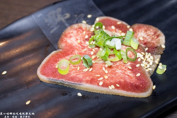 (邀稿)高雄新興︱野饌日式炭火燒肉火烤兩吃吃到飽