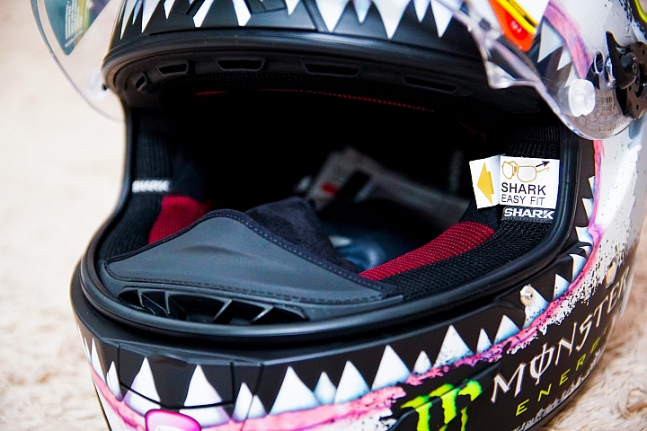 好殺的鯊魚!LORENZO WHITE SHARK 2016 Aragon Grand Prix  開箱