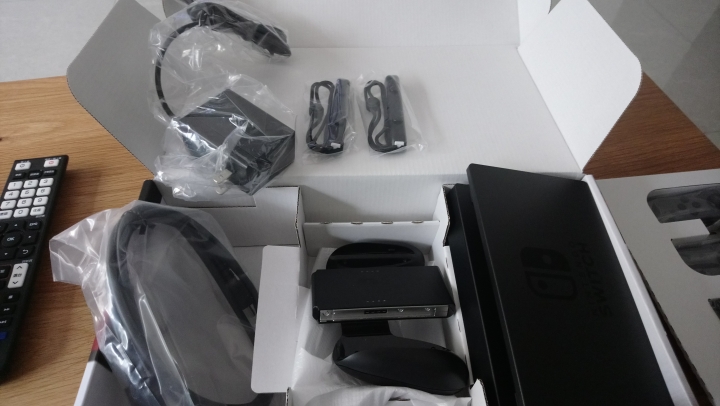 Nintendo Switch主機開箱