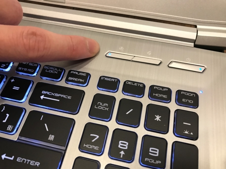 MSI美型商務機 PE62 7RD 簡易開箱