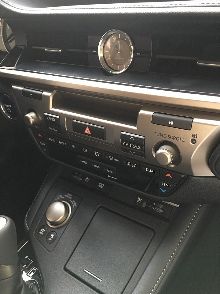 ES300h的開箱