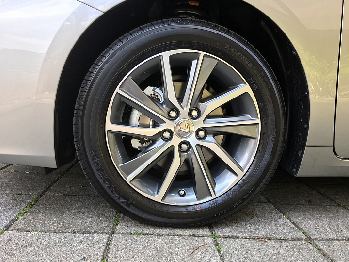 ES300h的開箱