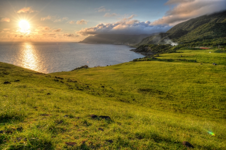 [遊記] 蘭嶼四天三夜 (東清灣 青青草原 祈禱山 拼板舟 日出日落.......)