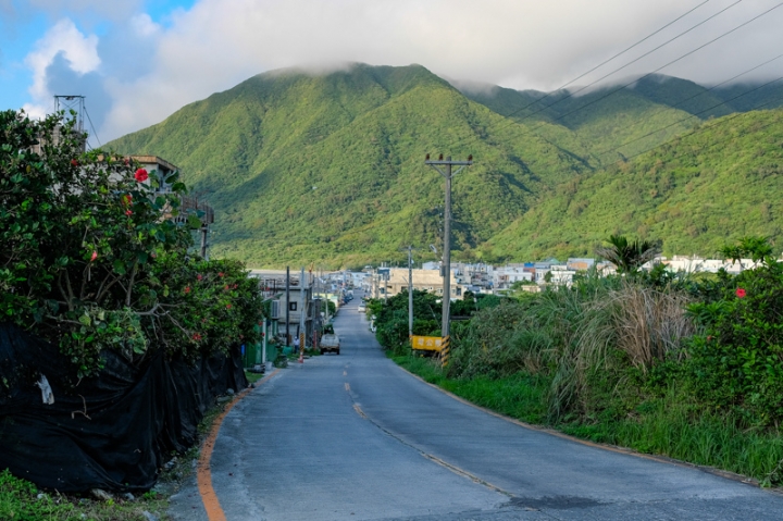 [遊記] 蘭嶼四天三夜 (東清灣 青青草原 祈禱山 拼板舟 日出日落.......)