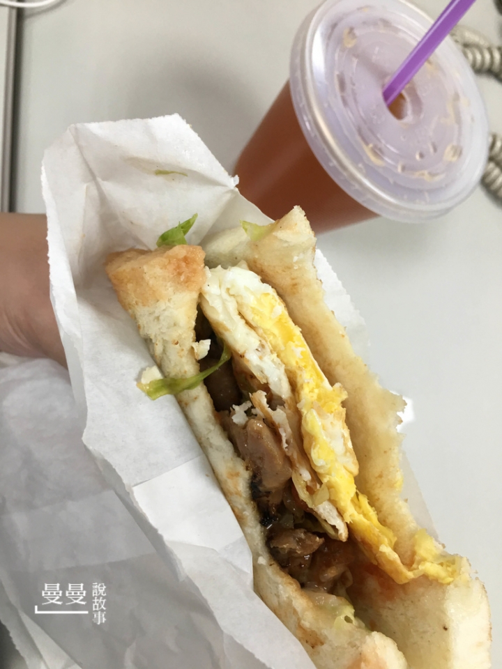 【台北/捷運南京復興站】餐車早餐，逼雞老闆不減我最愛鴛鴦奶茶與培根蛋起司三明治的熱情(2019/07/31老闆已休息，動態請關注臉書打卡標籤公告)