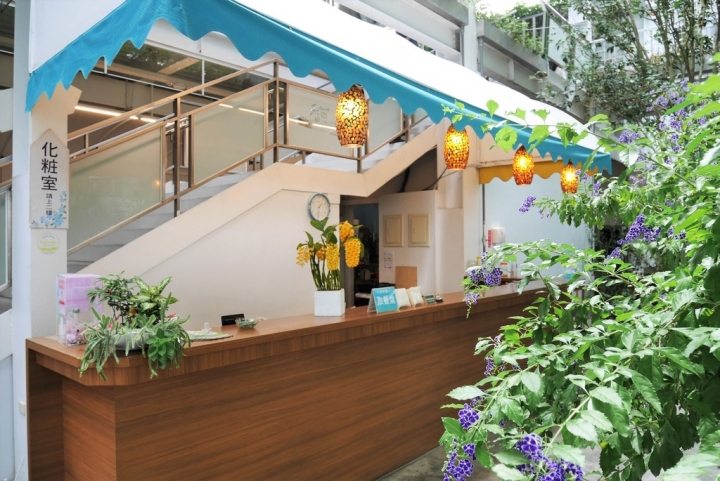 【宜蘭員山 | 餐廳】美麗溫室花園裡的自助美饌❀香草菲菲