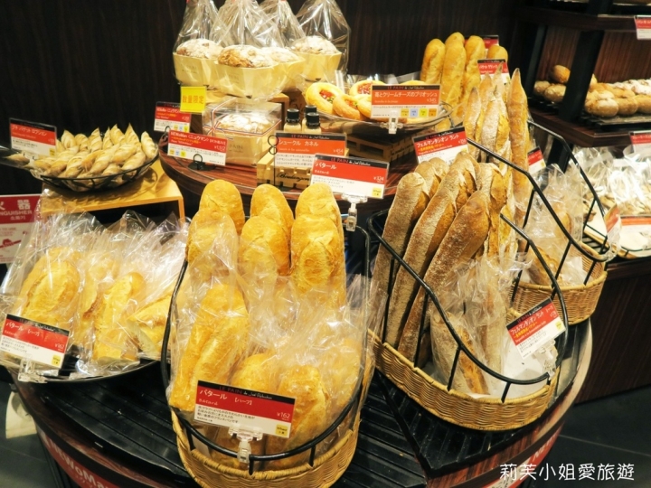 [美食] 日本 法國名廚侯布雄的麵包店及咖啡館Le Cafe de Joël Robuchon (新宿站)