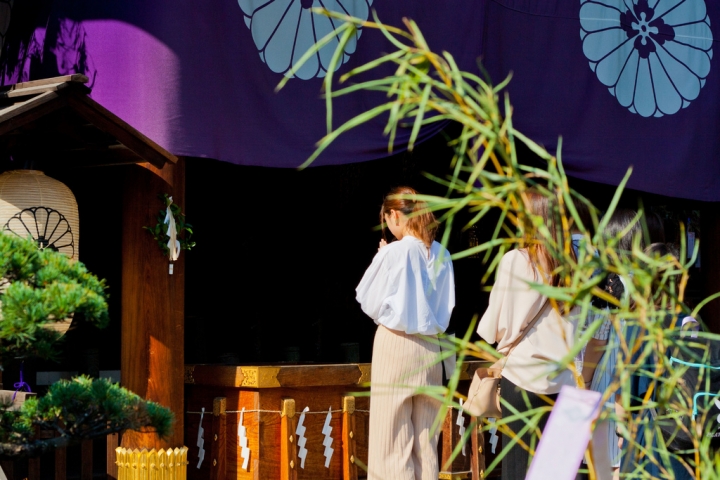 【景點。遊記】東京 神樂坂 神樂坂一日散策 漫步神樂坂 參拜大神宮 七夕祈願 餐廳 美食 風景 推薦 神社