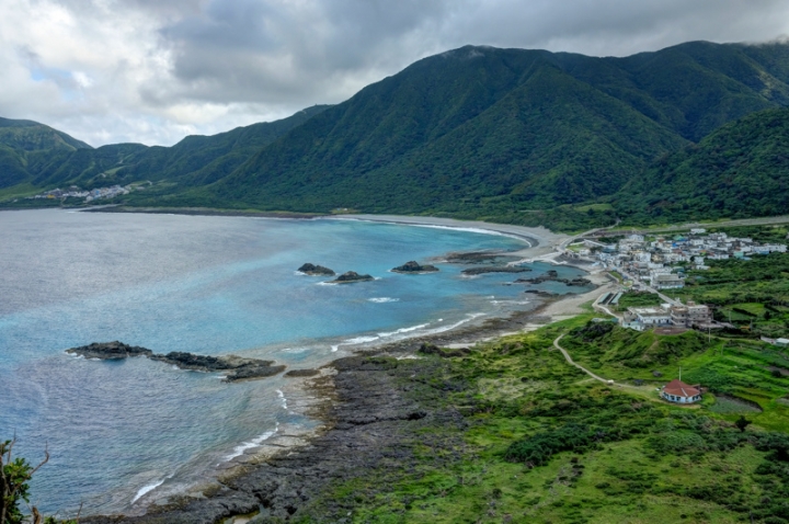 [遊記] 蘭嶼四天三夜 (東清灣 青青草原 祈禱山 拼板舟 日出日落.......)