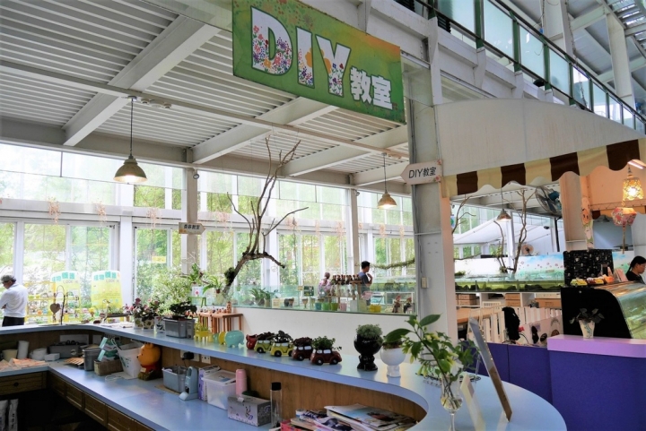 【宜蘭員山 | 餐廳】美麗溫室花園裡的自助美饌❀香草菲菲