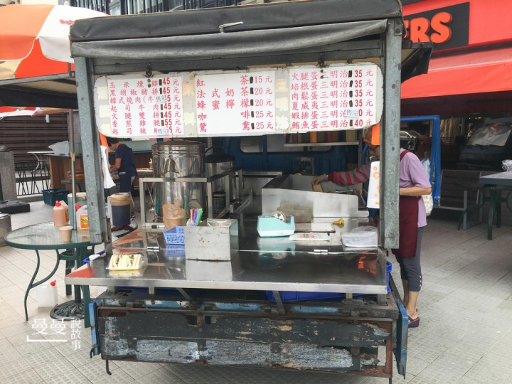 【台北/捷運南京復興站】餐車早餐，逼雞老闆不減我最愛鴛鴦奶茶與培根蛋起司三明治的熱情(2019/07/31老闆已休息，動態請關注臉書打卡標籤公告)
