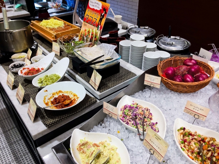 【食記。美食】東京 池袋 今年有持續進步的吃到飽  BUFFET＆GRILL CHEF’s GOODIES 牛排