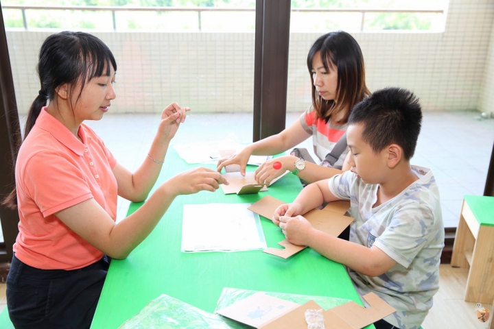 [宜蘭]一起來鬥陣來七桃體驗館體驗AR、VR的互動遊戲,還有大人小孩都愛的水彈射擊遊戲,室內親子景點的好選擇  by蛋拔