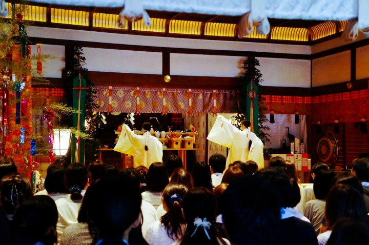 【景點。遊記】東京 神樂坂 神樂坂一日散策 漫步神樂坂 參拜大神宮 七夕祈願 餐廳 美食 風景 推薦 神社