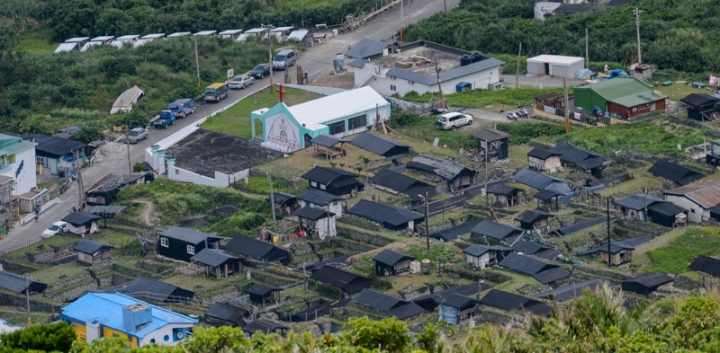 [遊記] 蘭嶼四天三夜 (東清灣 青青草原 祈禱山 拼板舟 日出日落.......)