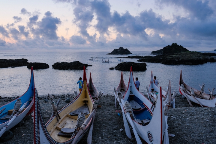 [遊記] 蘭嶼四天三夜 (東清灣 青青草原 祈禱山 拼板舟 日出日落.......)