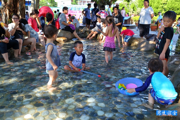 【親子景點】苗栗免費戲水地點,台鹽通宵精鹽場觀光工廠
