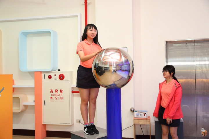[宜蘭]一起來鬥陣來七桃體驗館體驗AR、VR的互動遊戲,還有大人小孩都愛的水彈射擊遊戲,室內親子景點的好選擇  by蛋拔