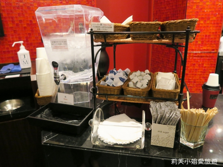 [美食] 日本 法國名廚侯布雄的麵包店及咖啡館Le Cafe de Joël Robuchon (新宿站)
