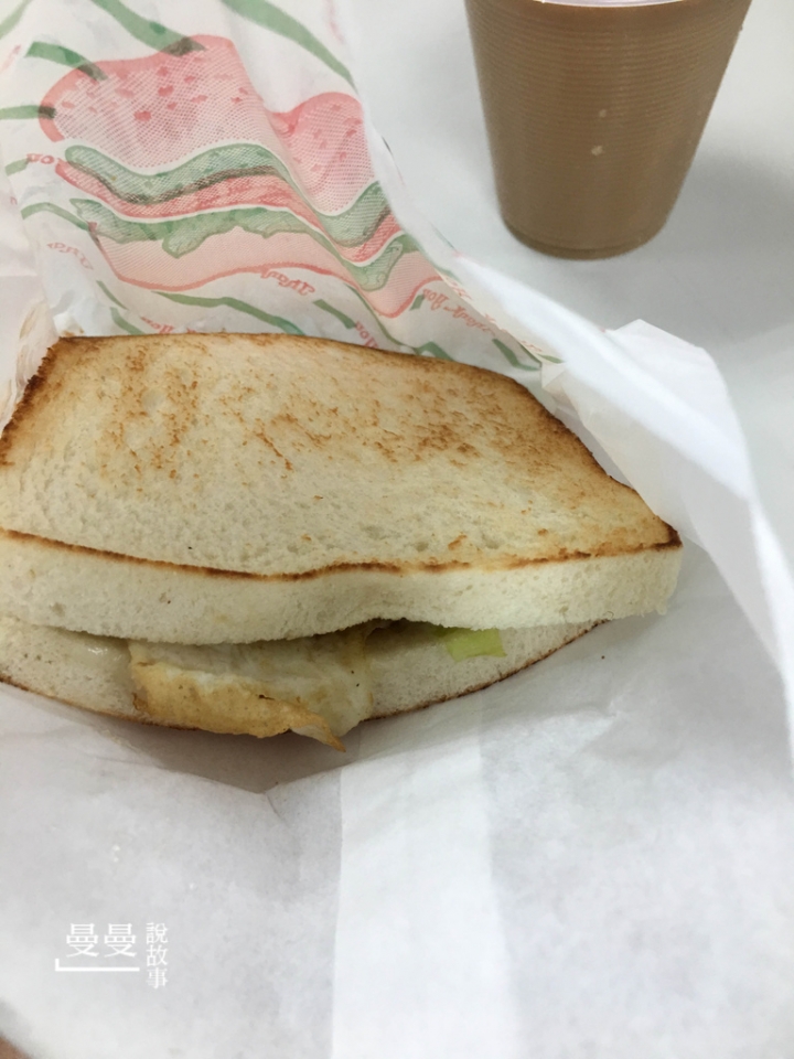 【台北/捷運南京復興站】餐車早餐，逼雞老闆不減我最愛鴛鴦奶茶與培根蛋起司三明治的熱情(2019/07/31老闆已休息，動態請關注臉書打卡標籤公告)