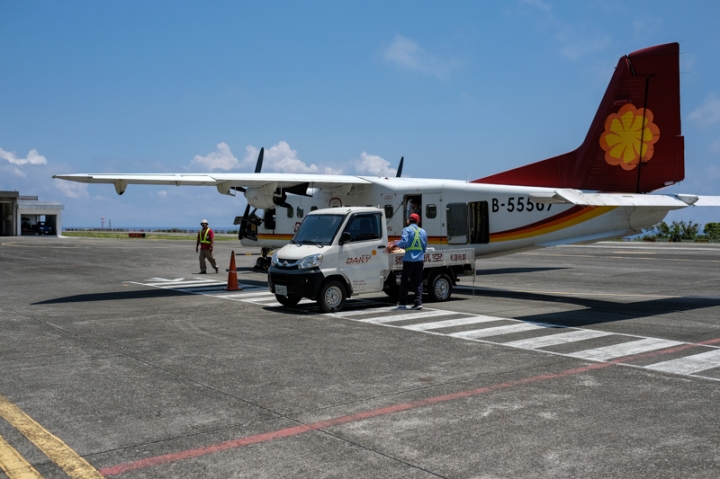 [遊記] 蘭嶼四天三夜 (東清灣 青青草原 祈禱山 拼板舟 日出日落.......)