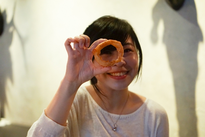【美食|六張犁】Take Out Burger&Cafe美式餐廳,近通化夜市,隱藏版特製漢堡必點!