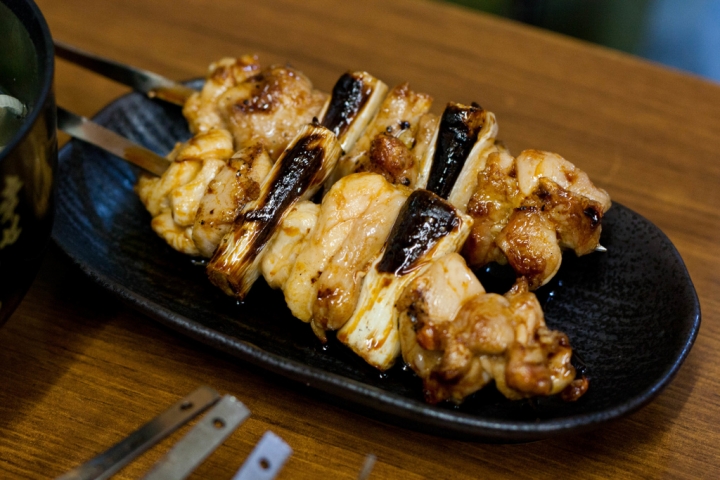 【美食。食記】東京 池袋 老店懷舊 風味樸實 60年居酒屋 三福 串燒 啤酒