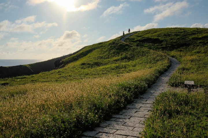 [遊記] 蘭嶼四天三夜 (東清灣 青青草原 祈禱山 拼板舟 日出日落.......)